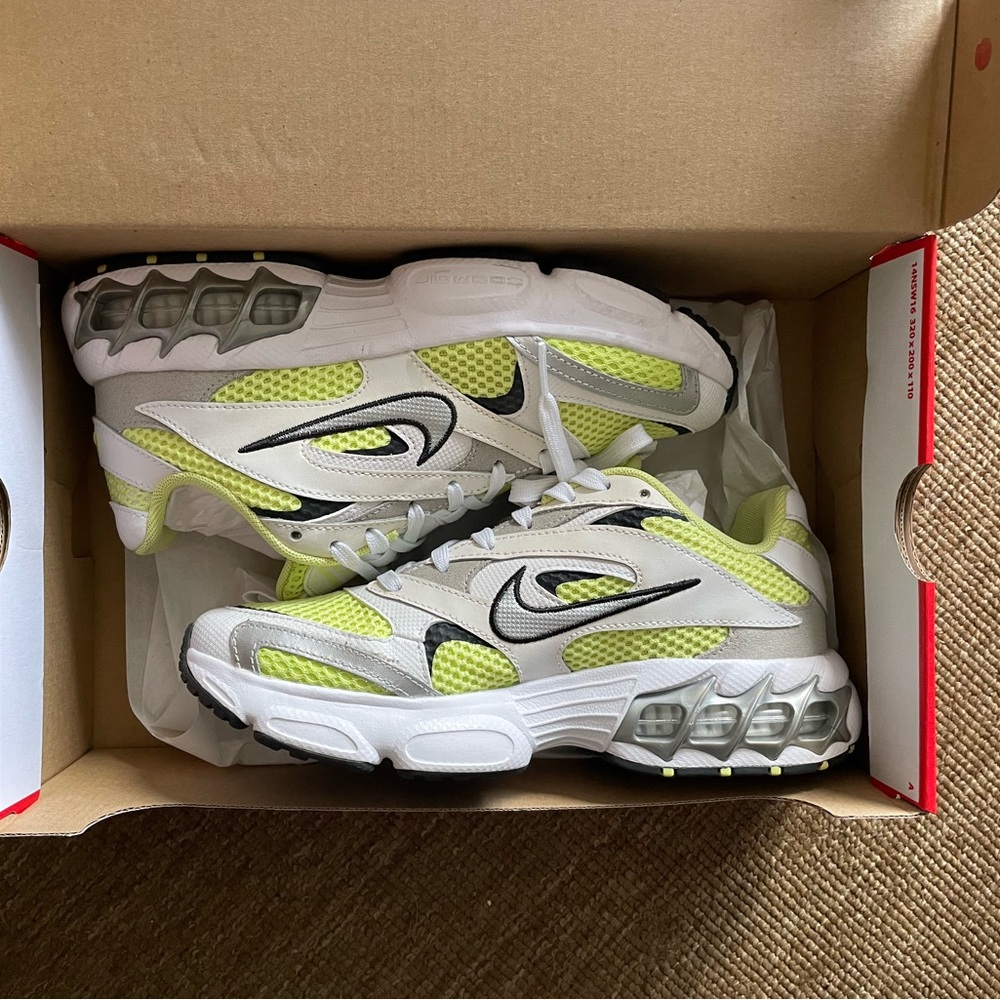 Nike zoom air fire women’s 7 in box